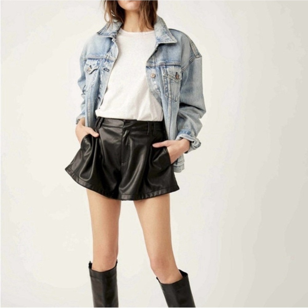We The Free People Reign Vegan Shorts Womens Black Faux Leather Sz 26 NWT